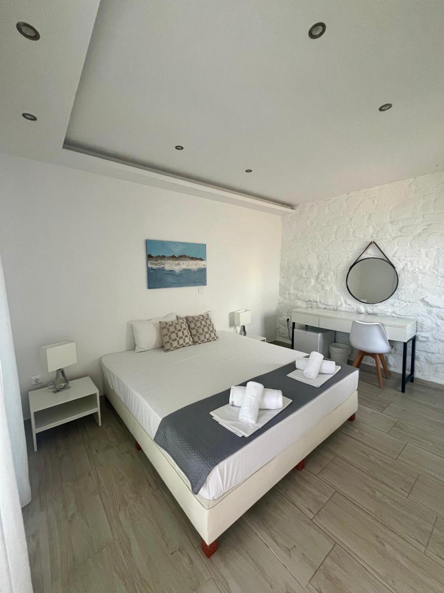 The Beach House - Apartments & Studios (Adults Only) Áfitos Extérieur photo