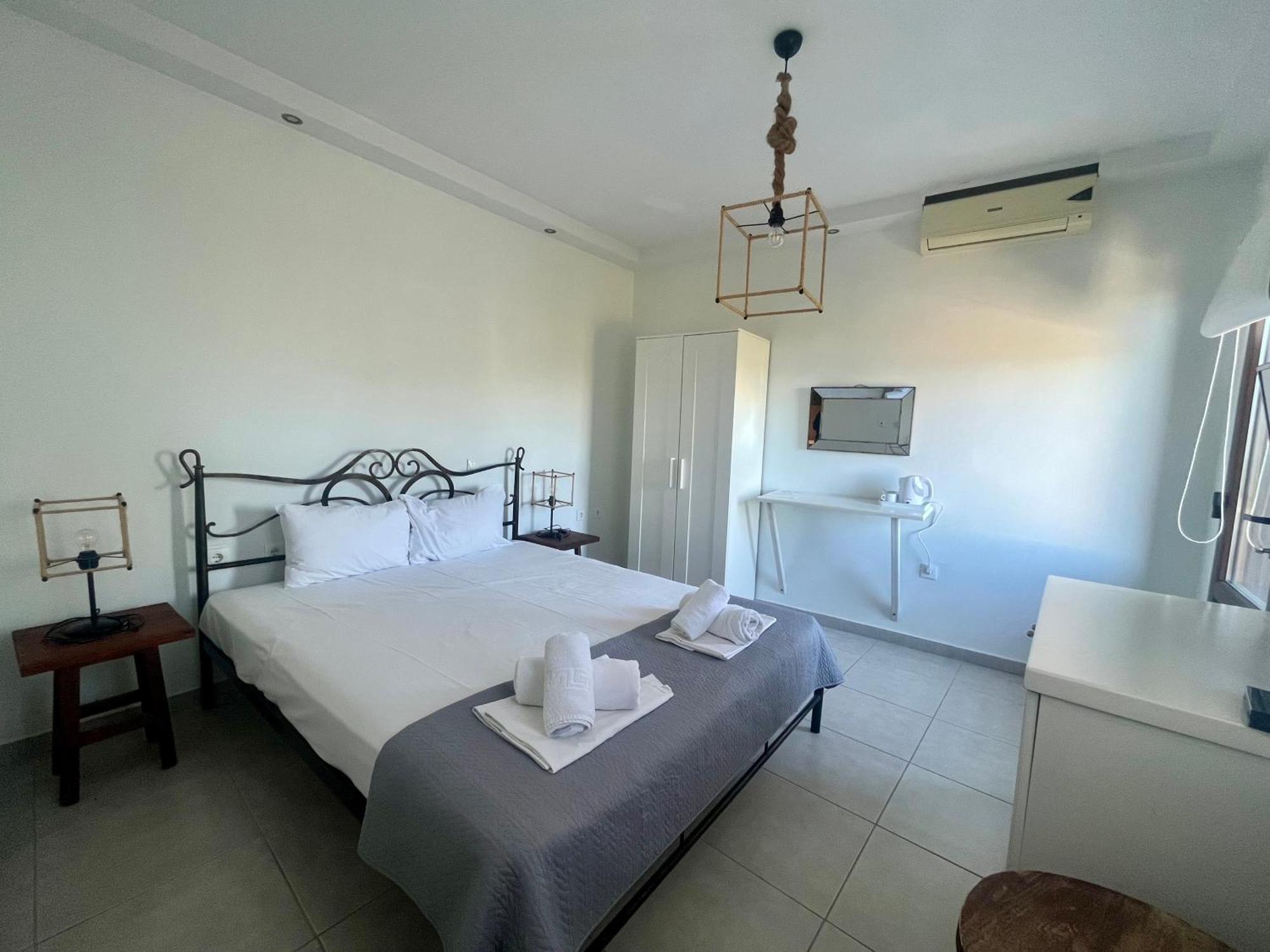 The Beach House - Apartments & Studios (Adults Only) Áfitos Extérieur photo